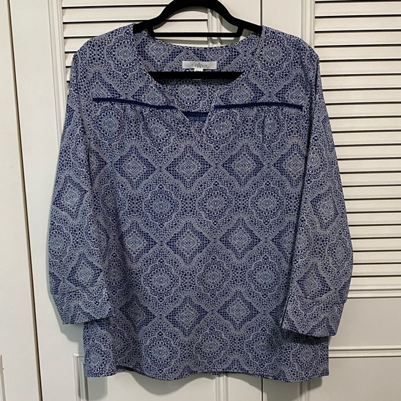 Blue and white 3/4 sleeve blouse - Size L - Picture 1 of 5